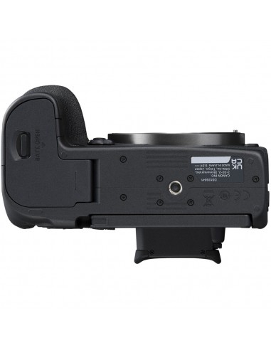 Canon EOS R7 + RF-S 18-150mm...