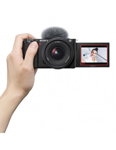 Sony E 11mm f/1.8 (SEL11F18) Sony E 11mm f/1.8 (SEL11F18)