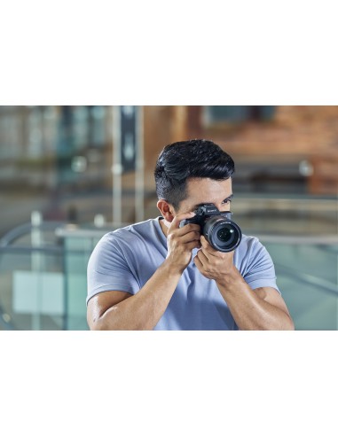 Sony Alpha 7 IV + FE 24-105mm f/4 G... Sony Alpha 7 IV + FE 24-105mm f/4 G...