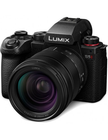 Panasonic Lumix S 28-200mm f/4-7.1...