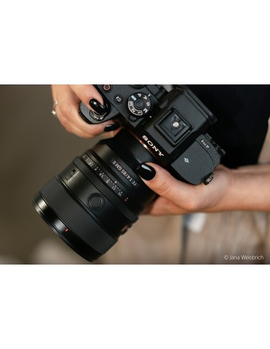 Sony FE 85mm f/1.4 G Master II...