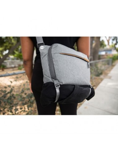Peak Design Everyday Sling v2 6L... Peak Design Everyday Sling v2 6L...