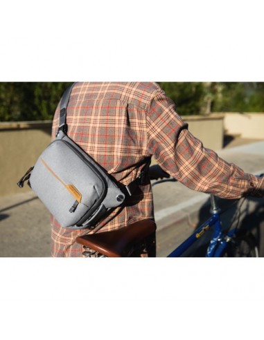 Peak Design Everyday Sling v2 3L... Peak Design Everyday Sling v2 3L...
