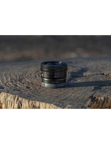 Sony FE 40mm f/2.5 G (SEL40F25G) Sony FE 40mm f/2.5 G (SEL40F25G)