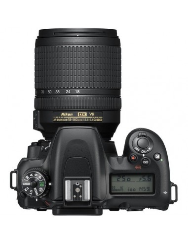 Nikon D7500 + AF-S DX 18-140mm...